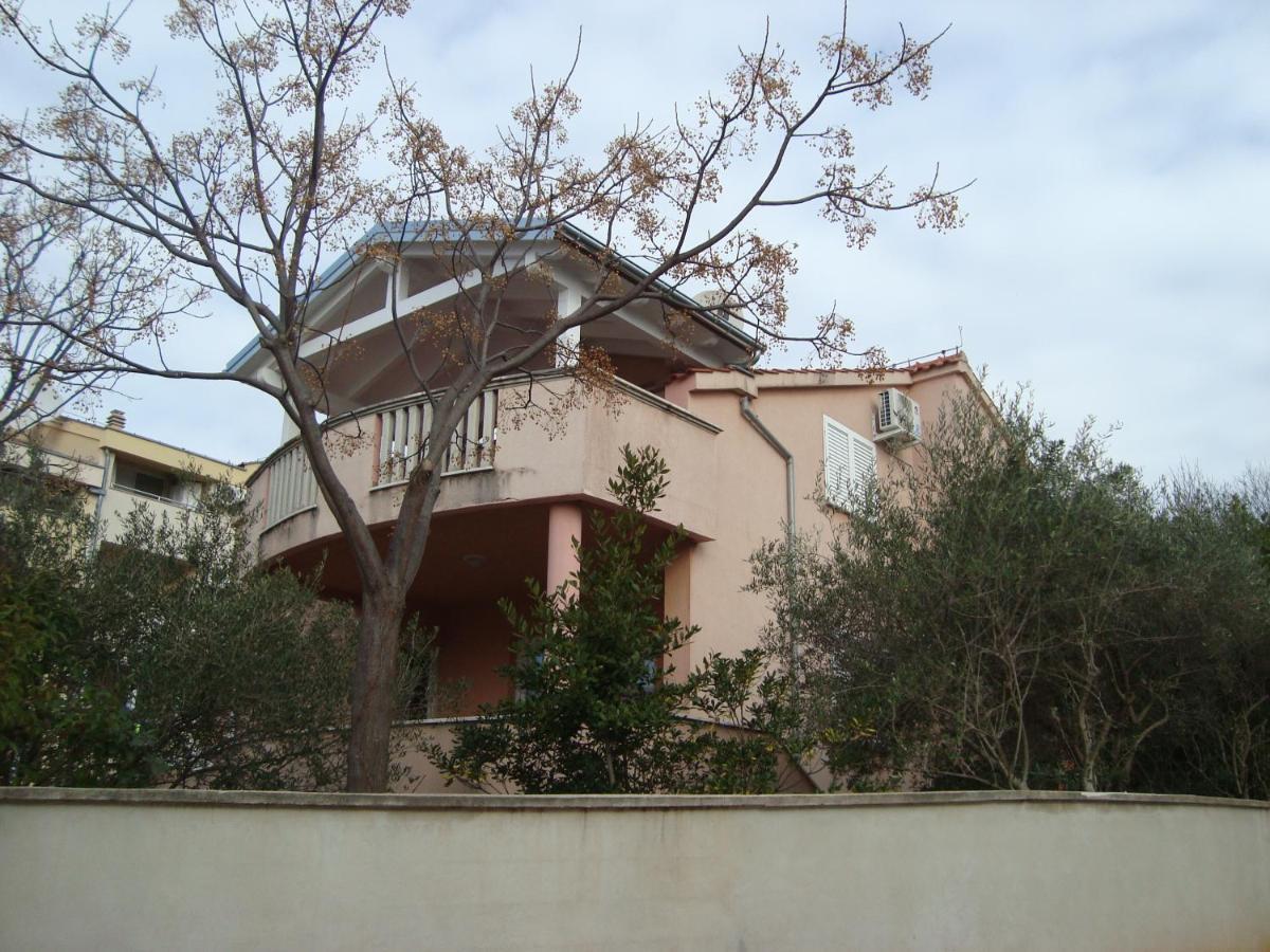 Eja Apartment